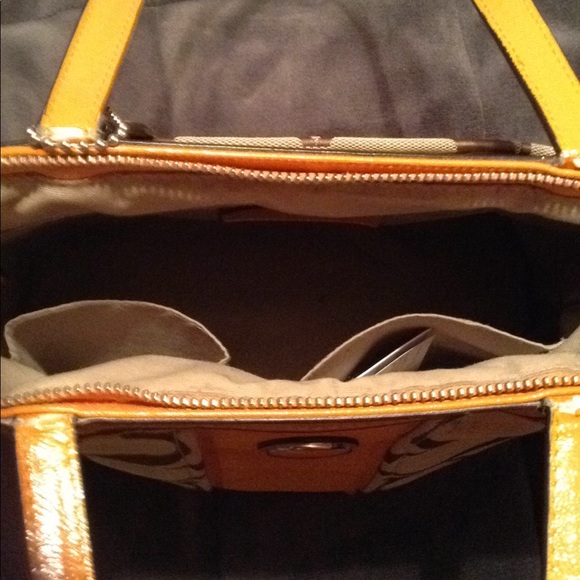 Coach Handbag - Picture 3 of 3